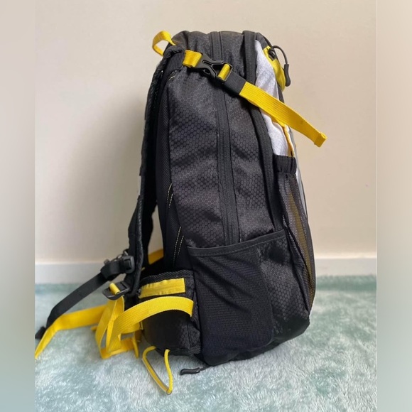 Reebok Eco-Stream Hydration Pack - Picture 2 of 9